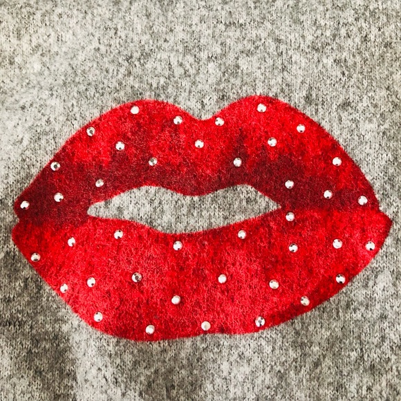 $10 SALE! LOVE + LUXE Heather Gray Eyelashes Lips Face Long Sleeves Sweater XL - Picture 4 of 12